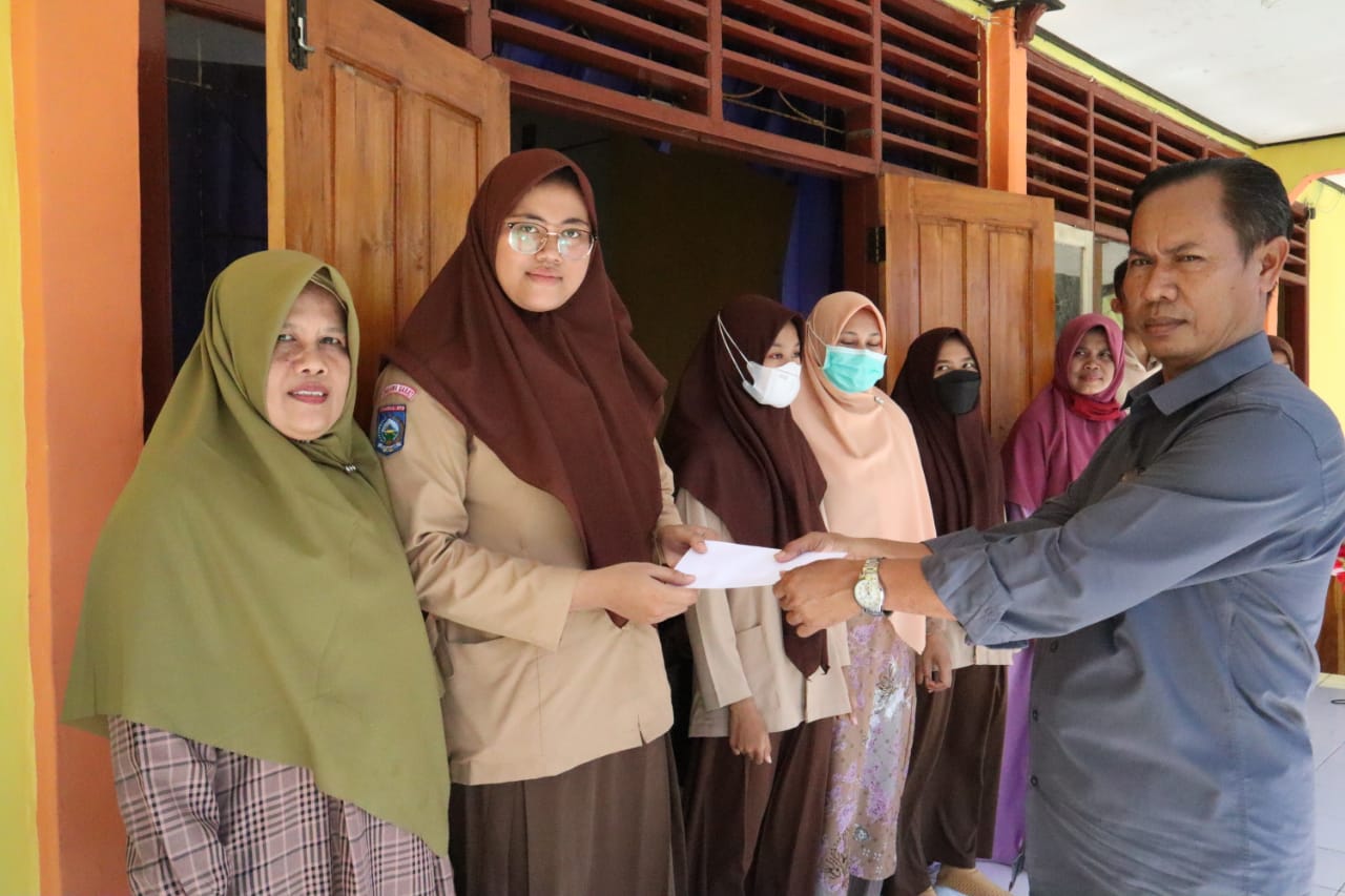 Pembagian Raport Semester Genap 2021